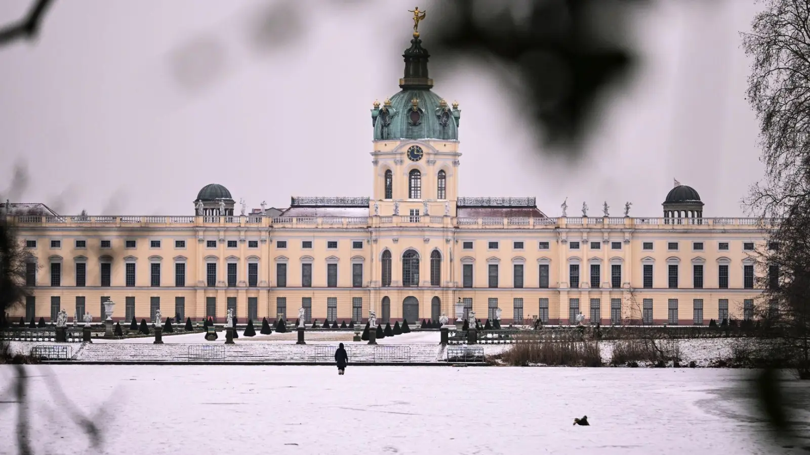 In Berlin ist es weiter frostig kalt. (Foto: Britta Pedersen/dpa)
