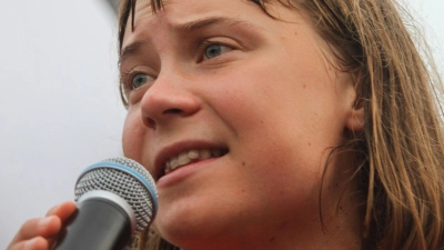Erneut ist Greta Thunberg an Bord eines der Schiffe der Flotte. (Archivbild) (Foto: Hasan Mrad/ZUMA Press Wire/dpa)