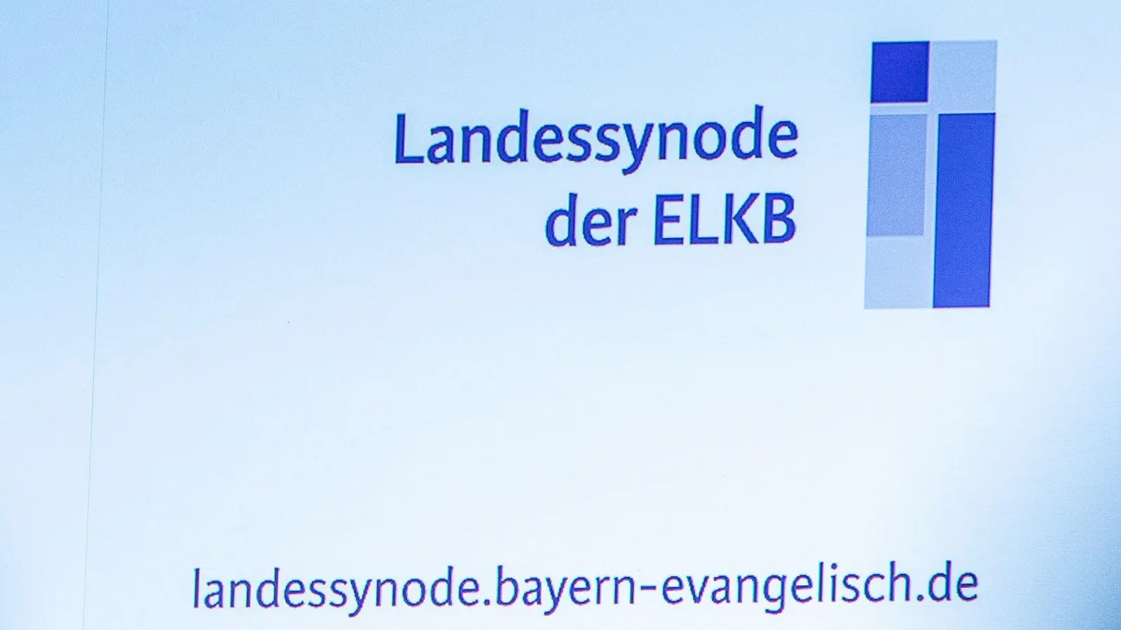 Mehr als 100 Menschen gehören der bayerischen Landessynode an. (Symbolbild) (Foto: Armin Weigel/dpa)
