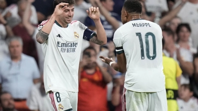 Fede Valverde (links) und Kylian Mbappé trafen für Real Madrid (Foto: Bernat Armangue/AP/dpa)