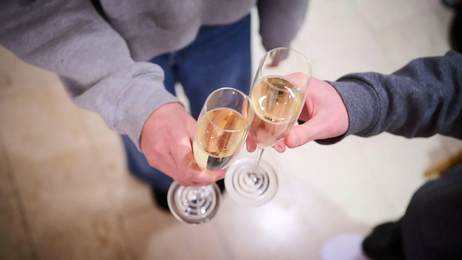 Bayern machte sich in der Länderkammer für ein Ende des „begleiteten“ Trinkens stark. (Archivbild) (Foto: Annette Riedl/dpa)