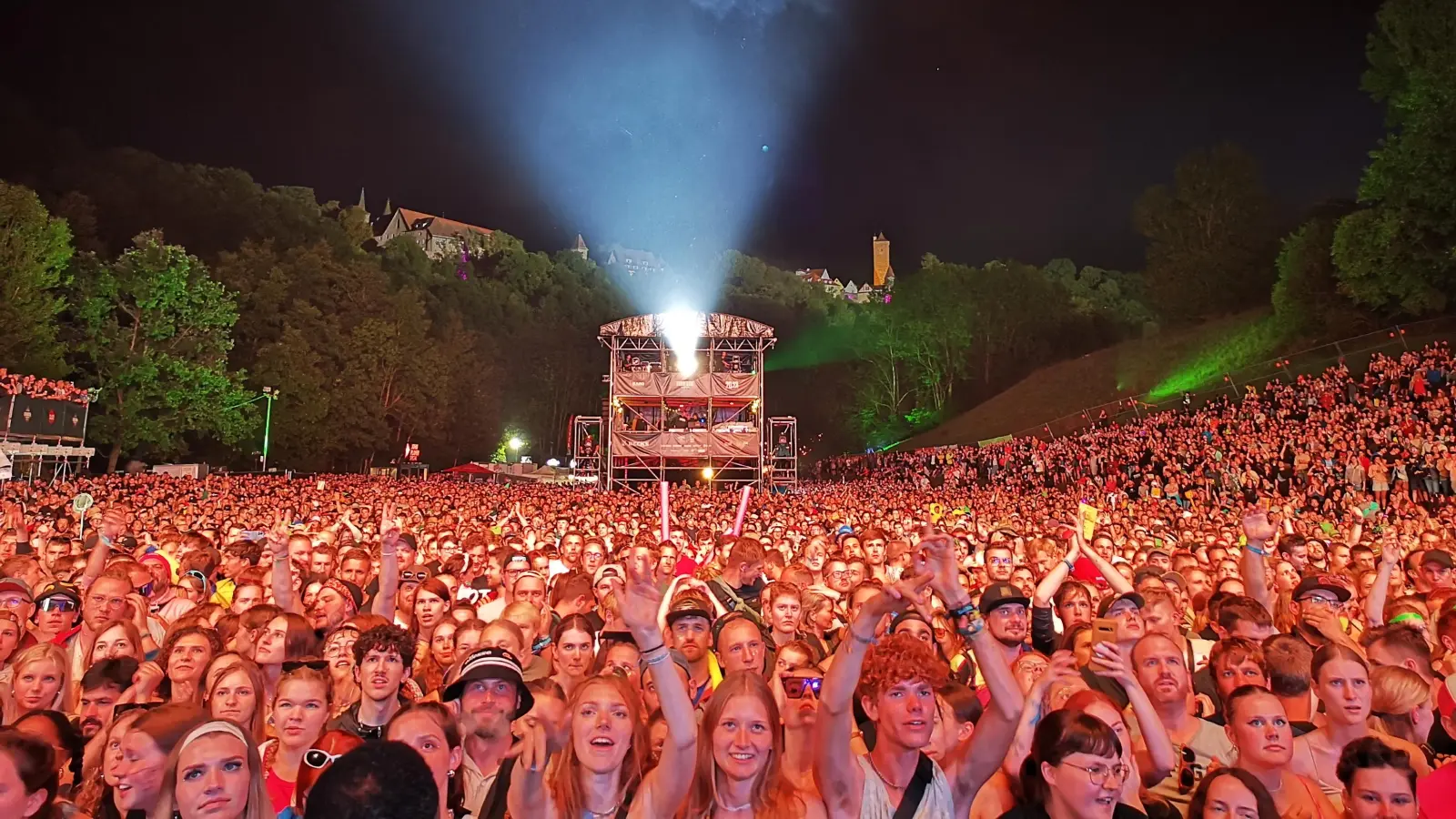 Das Festival unter der Rothenburger Stadtmauer bietet eine einmalige Atmosphäre. (Foto: Jürgen Binder)