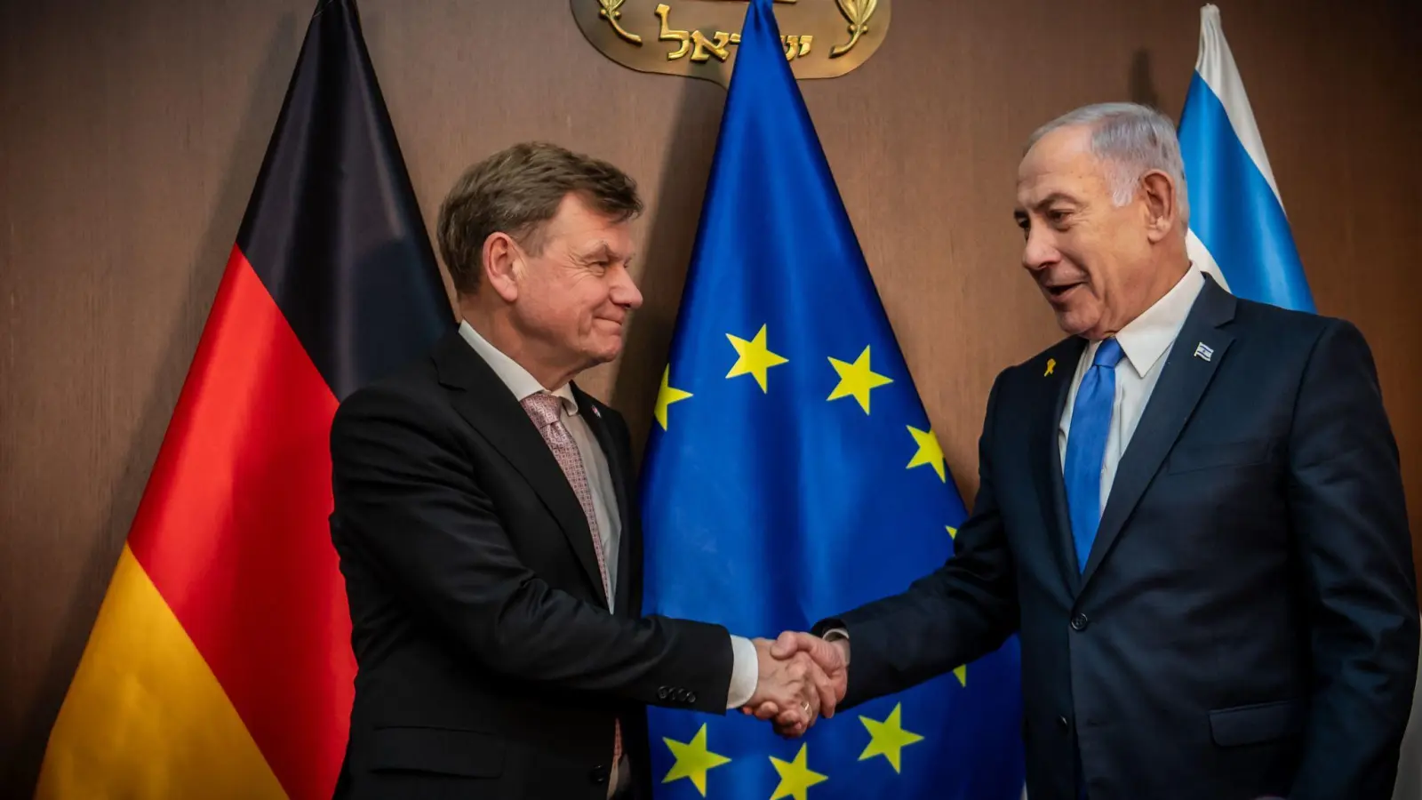 Der neue Außenminister Johann Wadephul (CDU) versichert beim Antrittsbesuch in Jerusalem: Israels Sicherheit bleibt deutsche Staatsraison.  (Foto: Michael Kappeler/dpa)