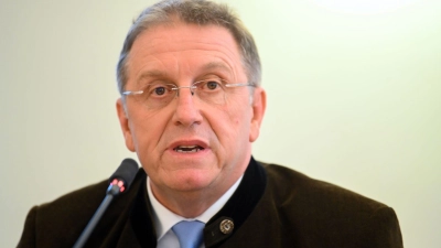 Mehrere CSU-Bezirksräte in Oberfranken haben einen AfD-Antrag zur Ehrung eines AfD-Politikers unterstützt. (Foto: Nicolas Armer/dpa)