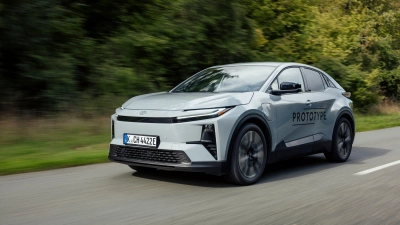 Der neue Toyota C-HR+ startet als reines Elektroauto und ist voraussichtlich ab Frühjahr 2026 erhältlich. (Foto: Lukas Wagneter/Toyota/dpa-tmn)