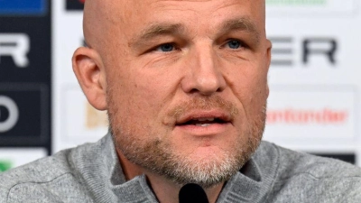 Rouven Schröder setzt vorerst weiter auf Eugen Polanski. (Foto: Roberto Pfeil/dpa)