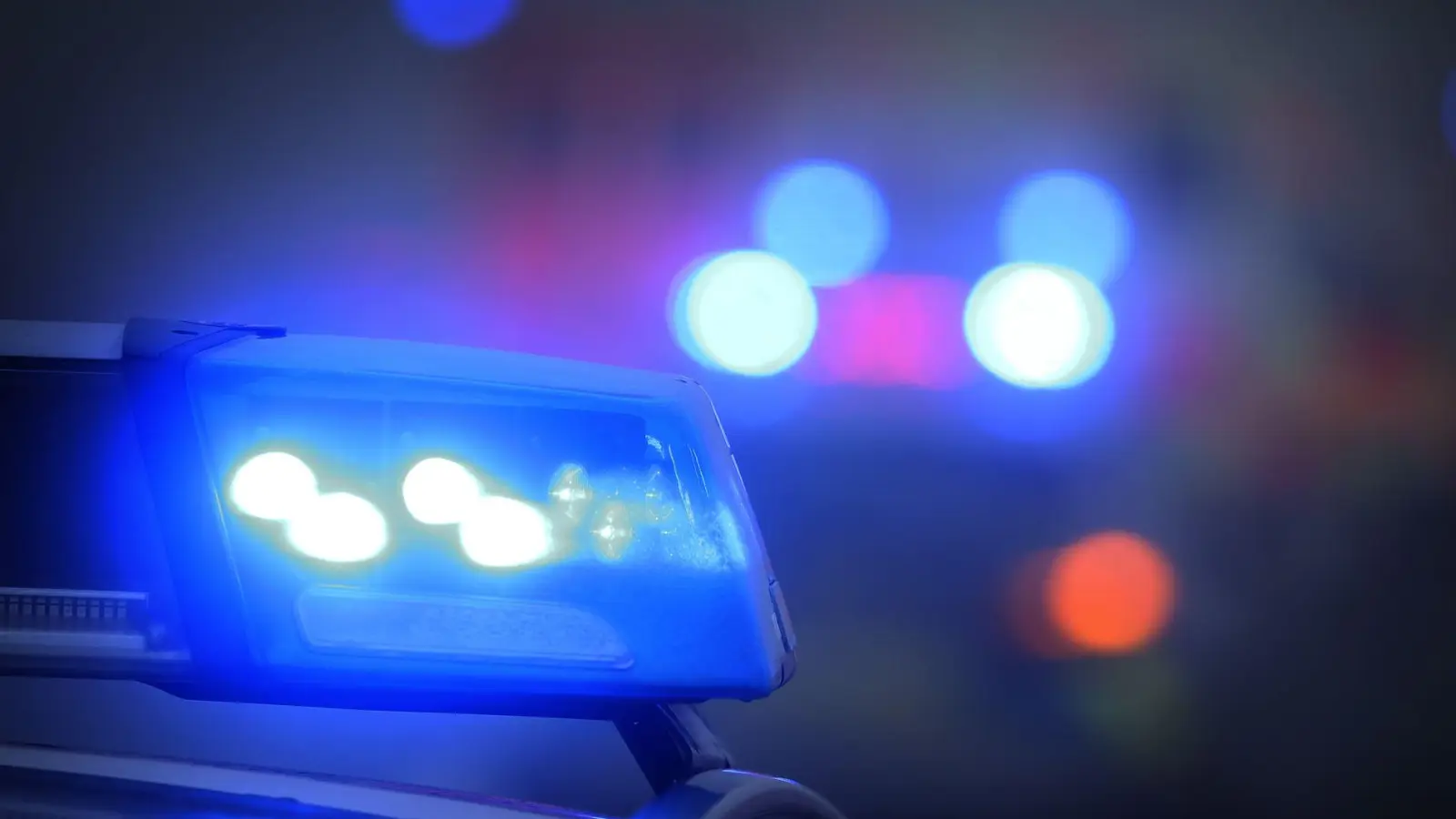 Nach dem Unfall in Passau kam der Fußgänger mit schweren Verletzungen ins Krankenhaus. (Symbolbild) (Foto: Karl-Josef Hildenbrand/dpa)