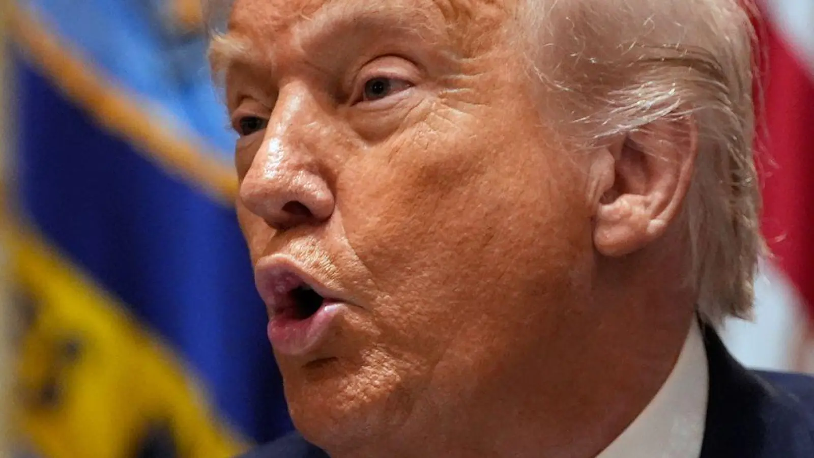 Europa müsse bei vielen Dingen sehr vorsichtig sein, sagte Trump - allerdings ohne Erklärung.  (Foto: Alex Brandon/AP/dpa)