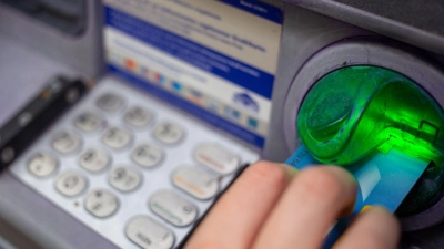 Mehr Transparenz bei Gebühren und mehr Schutz vor Betrug: EU-Staaten treiben neue Regeln voran (Symbolbild) (Foto: Fernando Gutierrez-Juarez/dpa-Zentralbild/dpa)