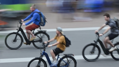 E-Bikes halten im Schnitt länger als gedacht.  (Foto: Arne Dedert/dpa)