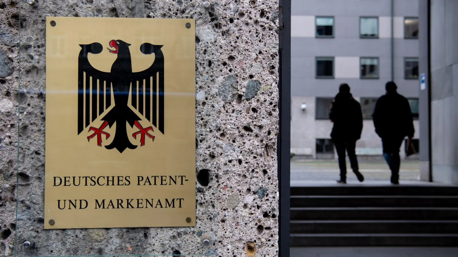 Die deutsche Industrie hat im vergangenen Jahr wieder mehr Erfindungen zum Patent angemeldet. (Symbolbild) (Foto: Sven Hoppe/dpa)