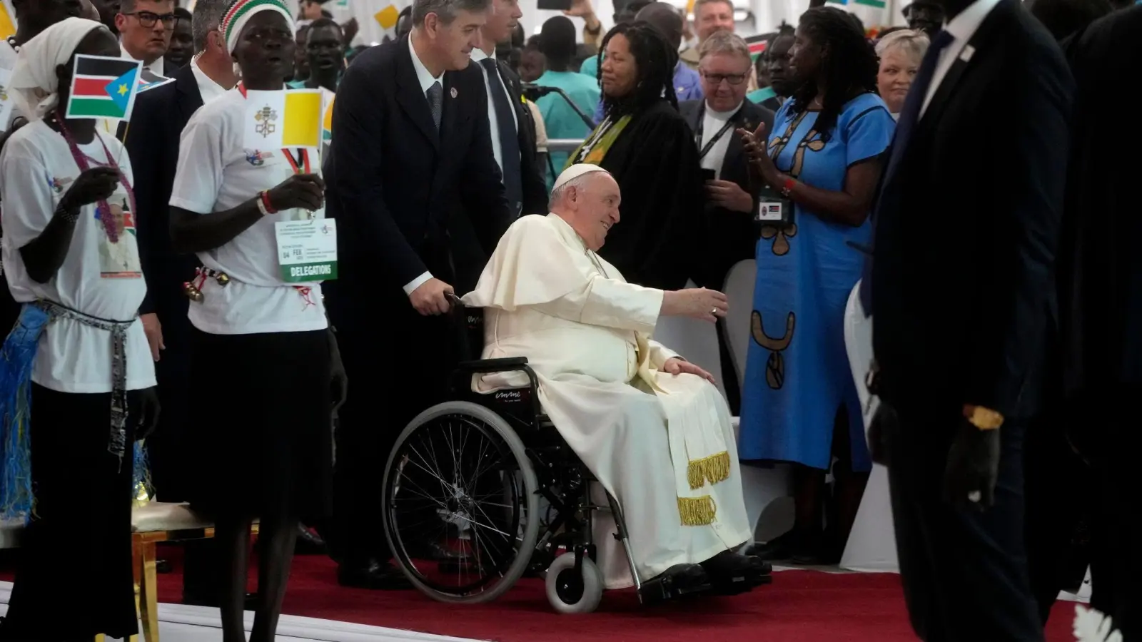 Papst Franziskus trifft Binnenflüchtlinge in Juba, Südsudan. (Foto: Gregorio Borgia/AP/dpa)