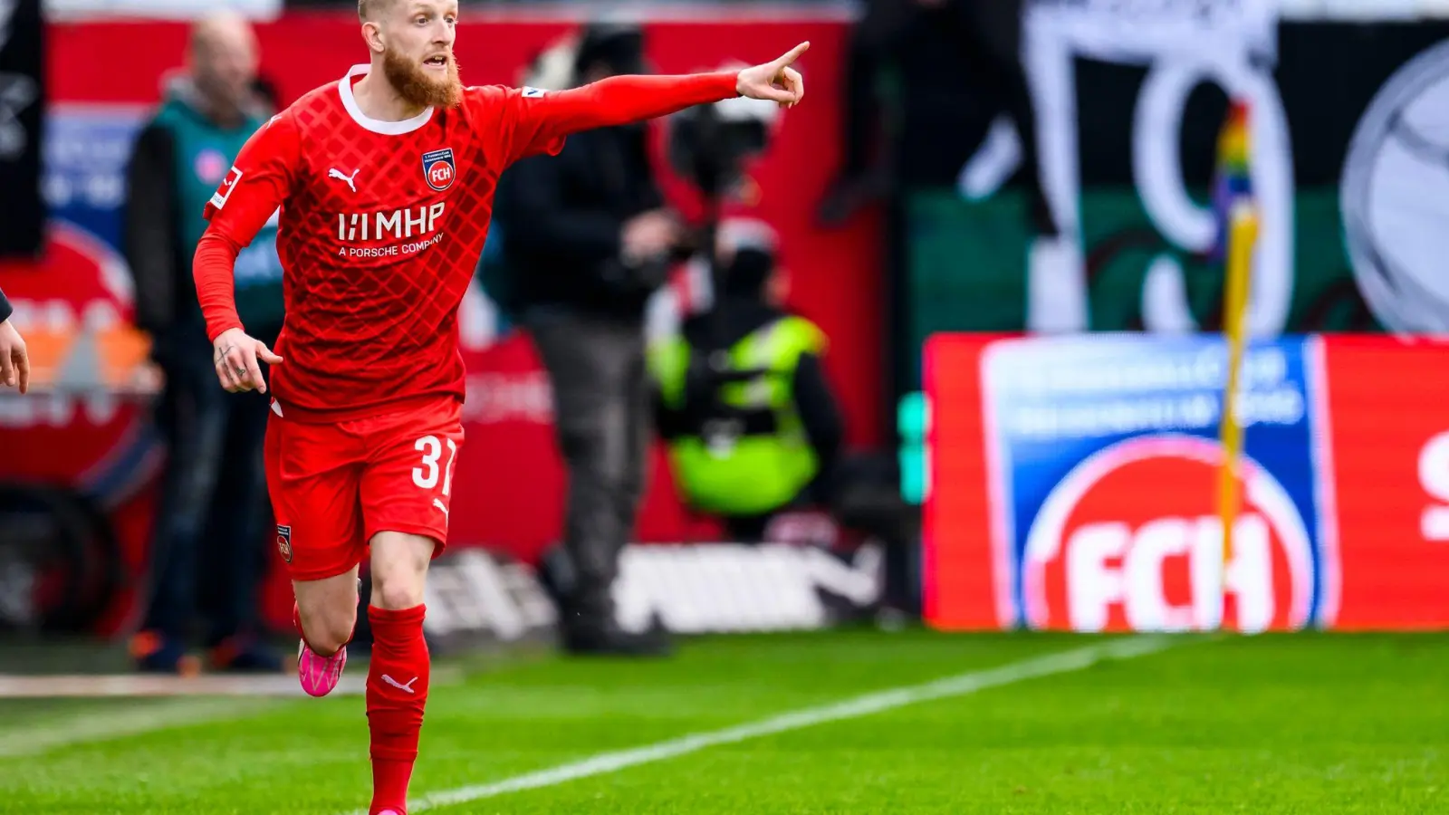 Kandidat bei RB Leipzig? Jan-Niklas Beste kommt bei Benfica Lissabon nicht zum Zug. (Foto: Tom Weller/dpa)