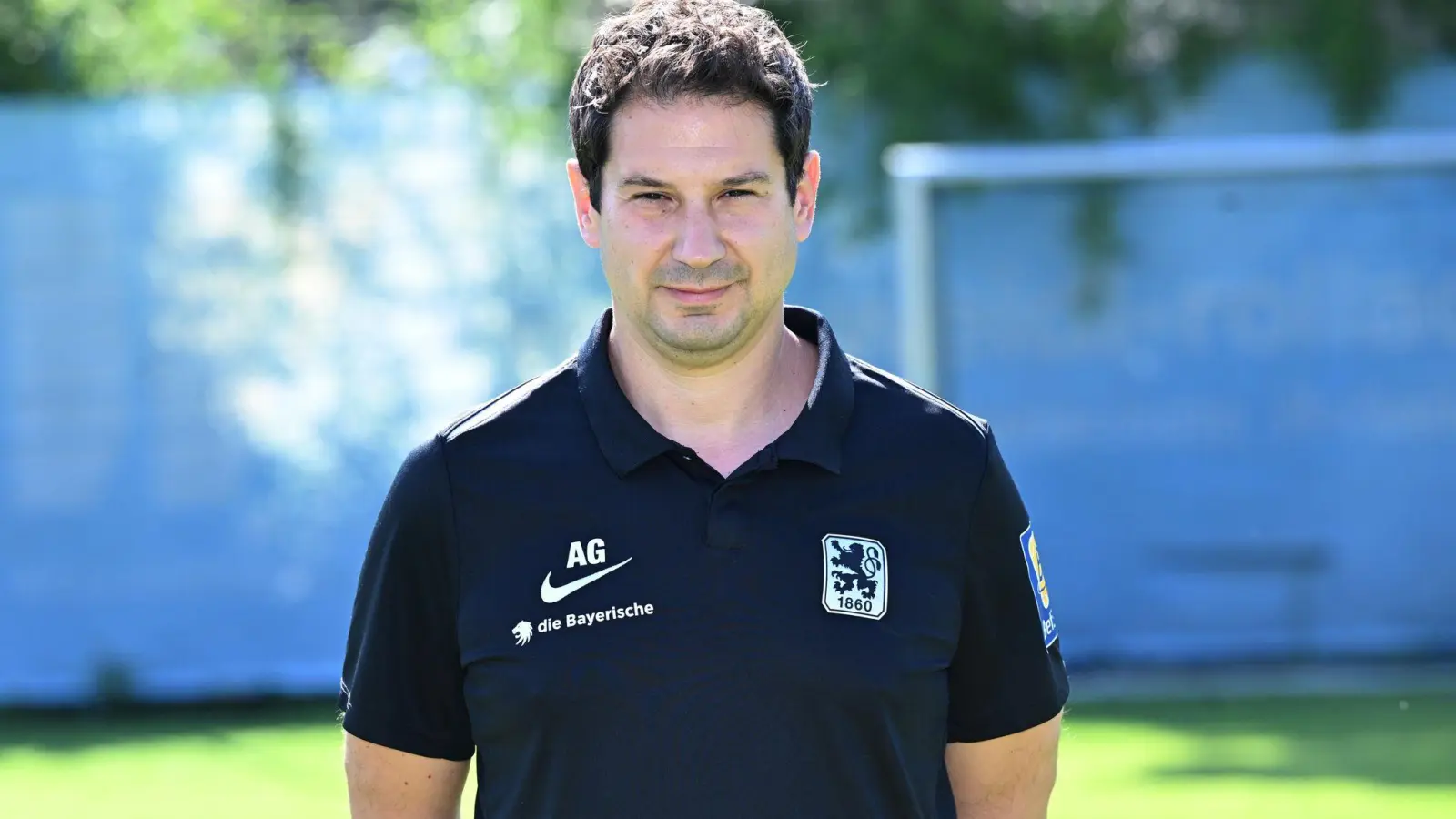 1860-Trainer Argirios Giannikis warnt vor Drittliga-Schlusslicht Hannover. (Foto: Felix Hörhager/dpa)