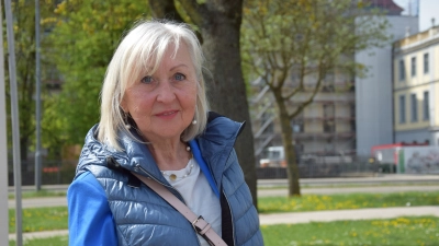 Um Menschen bei ihrer Trauer zu helfen, hat Eva Melz im Jahr 2012 eine Selbsthilfegruppe für Suizidhinterbliebene gegründet. Seitdem versucht sie auch, das Thema aus der Tabuzone herauszuholen. (Foto: Florian Schwab)