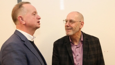 Für Thomas Deffner (CSU, links) und Hans-Jürgen Eff (Die Ansbacher) geht es in die Stichwahl um den Oberbürgermeisterposten. (Foto: Alexander Biernoth)