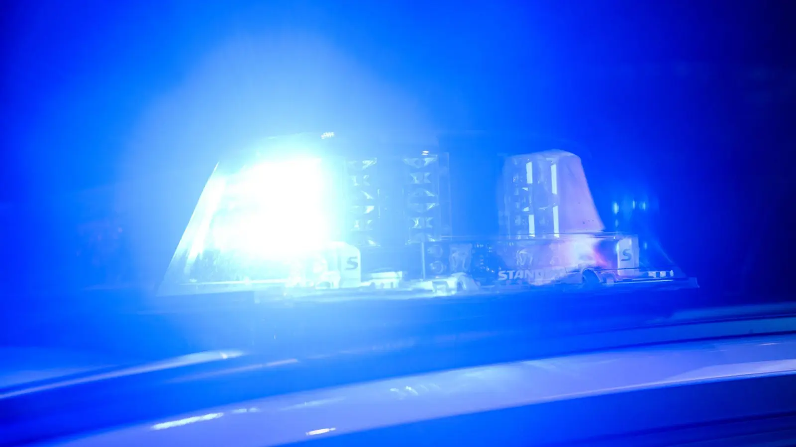 Die Polizei hat den Vater der Familie festgenommen. (Symbolbild) (Foto: Julian Stratenschulte/dpa)