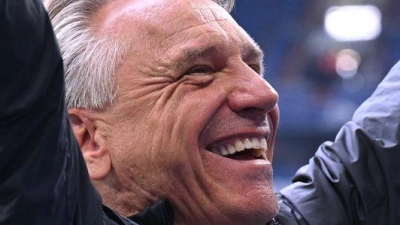 Horst Steffen hat die SV Elversberg auf den Relegationsplatz in der 2. Bundesliga geführt. (Foto: David Inderlied/dpa)