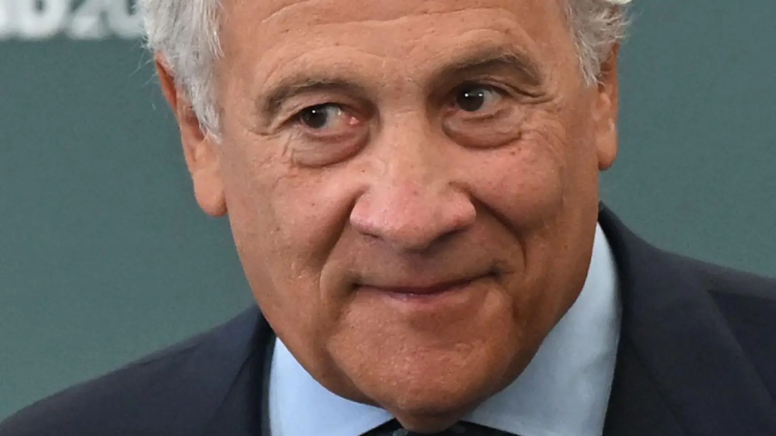 Sagt Aufklärung zu: Italiens Außenminister Antonio Tajani. (Foto: Michael Brandt/dpa)