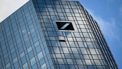 Durchsuchungen bei Deutschlands größtem Geldhaus. (Archivbild) (Foto: Arne Dedert/dpa)