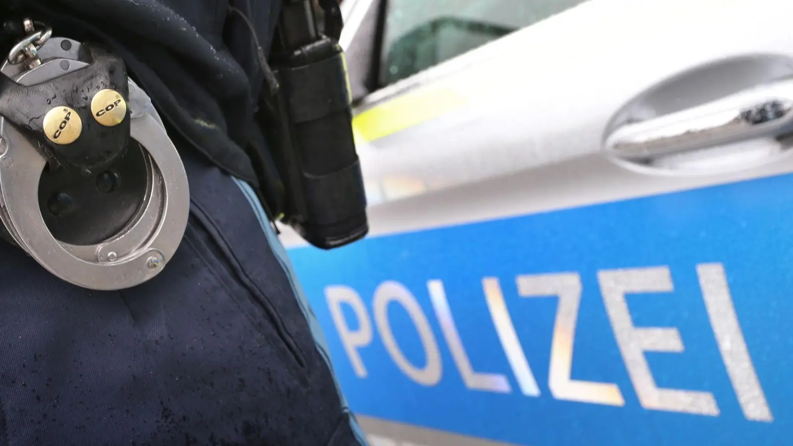 Die Polizei stellte das Messer sicher.  (Symbolbild) (Foto: Karl-Josef Hildenbrand/dpa)