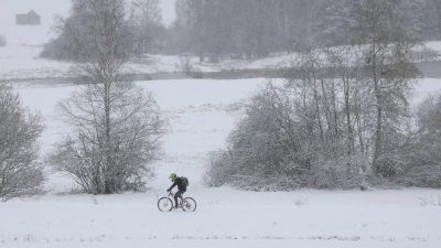 Im Allgäu sind dem Deutschem Wetterdienst zufolge bis zu 25 Zentimeter Neuschnee möglich. (Archivbild) (Foto: Karl-Josef Hildenbrand/dpa)