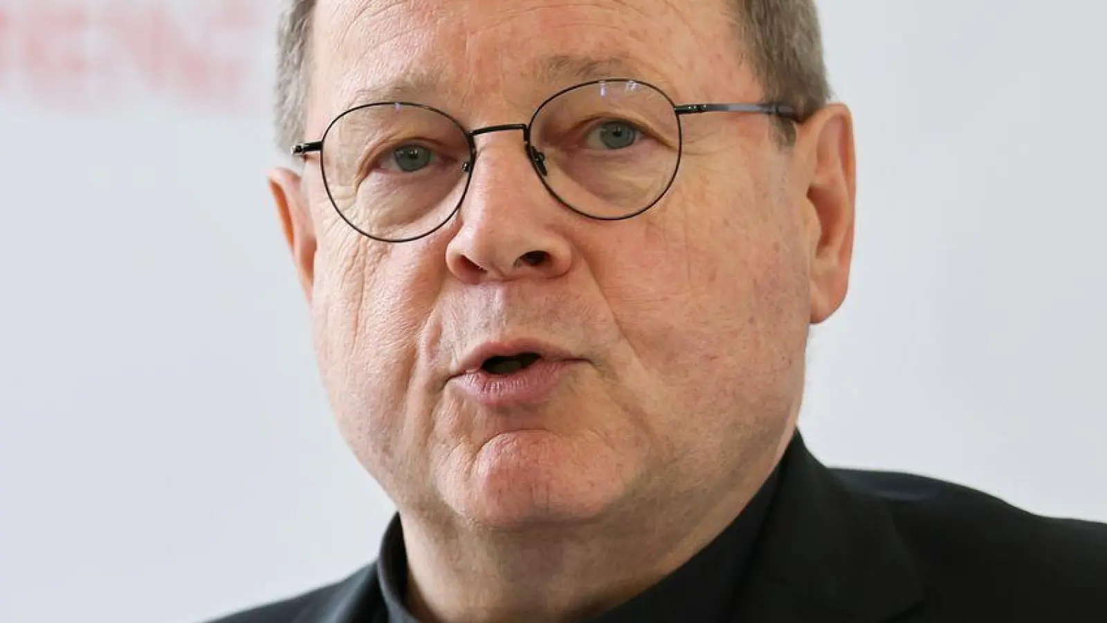 Der scheidende Vorsitzende der DeutschenBischofskonferenz, Georg Bätzing, hat die AfD scharf kritisiert.  (Foto: Daniel Löb/dpa)