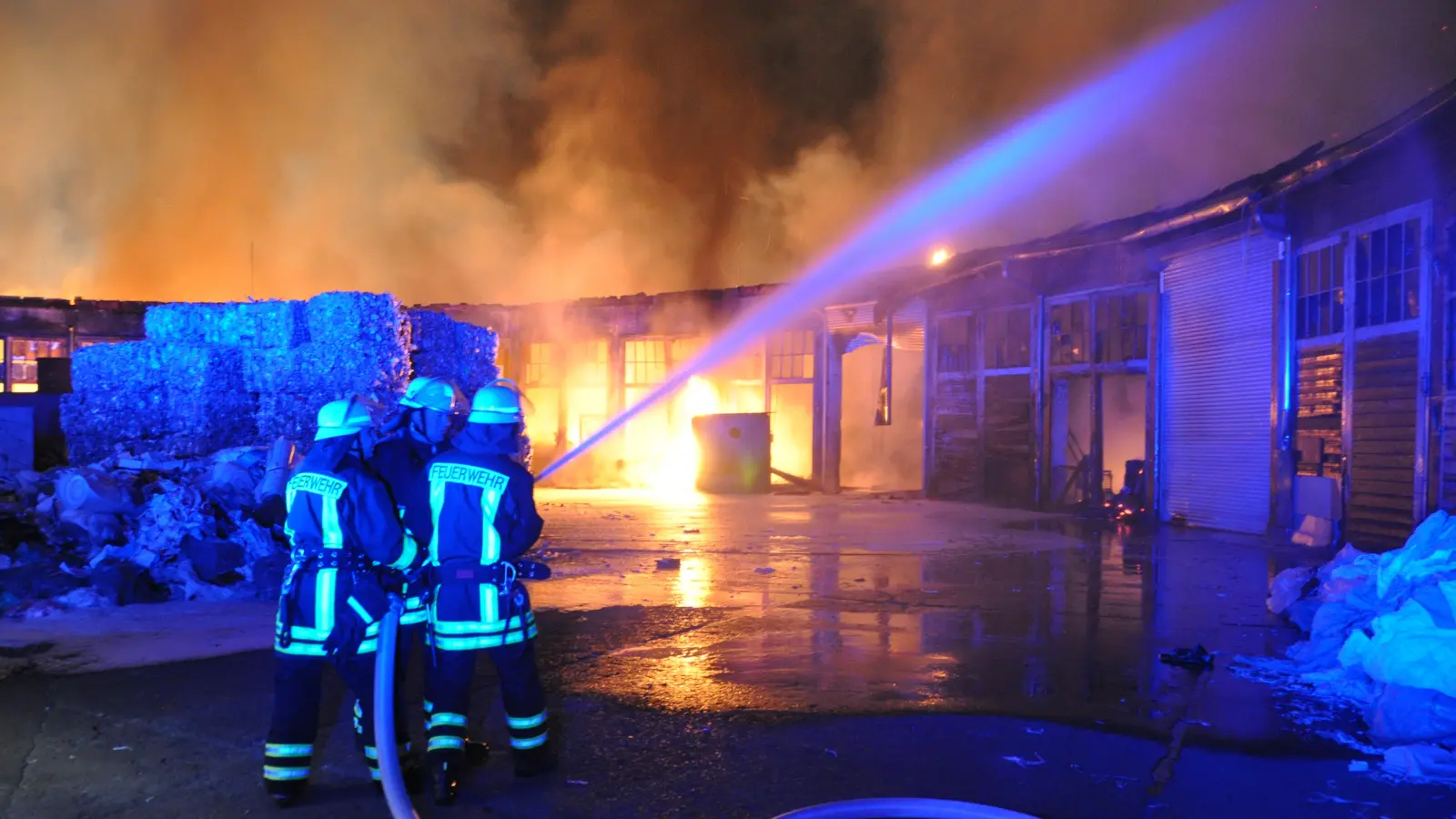 Schon 2012 hatte es auf dem Gelände gebrannt: Damals hatte der historische Ringlokschuppen Feuer gefangen. (Archivbild: Wolfgang Grebenhof)