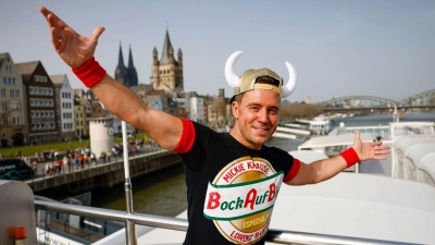 Lorenz Büffel feiert Jubiläum auf dem Rhein. (Foto: Thomas Banneyer/dpa)