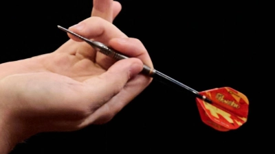 Ricardo Pietreczko trifft in der ersten Runde der Darts-WM auf die Japanerin Mikuru Suzuki. (Foto: Bernd Thissen/dpa)