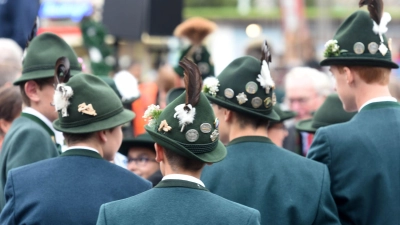 Die Vorfreude war groß auf das erste Oktoberfest nach der Pandemie - doch trübes Wetter belastet bislang das Geschäft von Zeltbesitzern und Schaustellern. (Foto: Felix Hörhager/dpa)