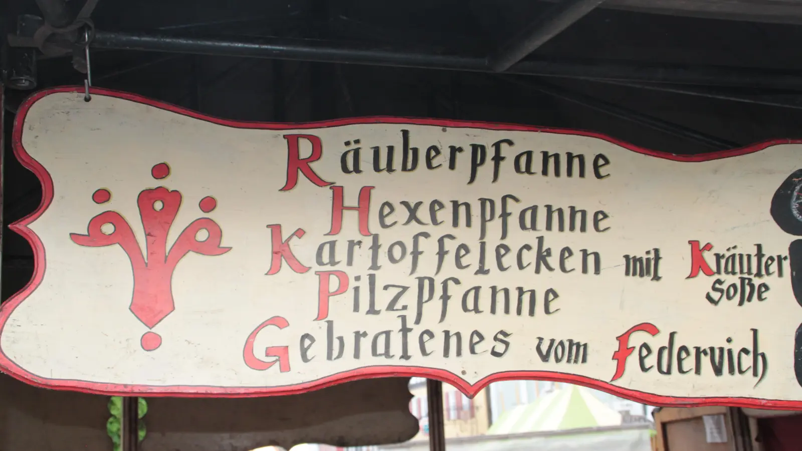  Auch für Speisen und Getränke ist auf dem Kiliani-Altstadtfest gesorgt. (Foto: Hans-Bernd Glanz)