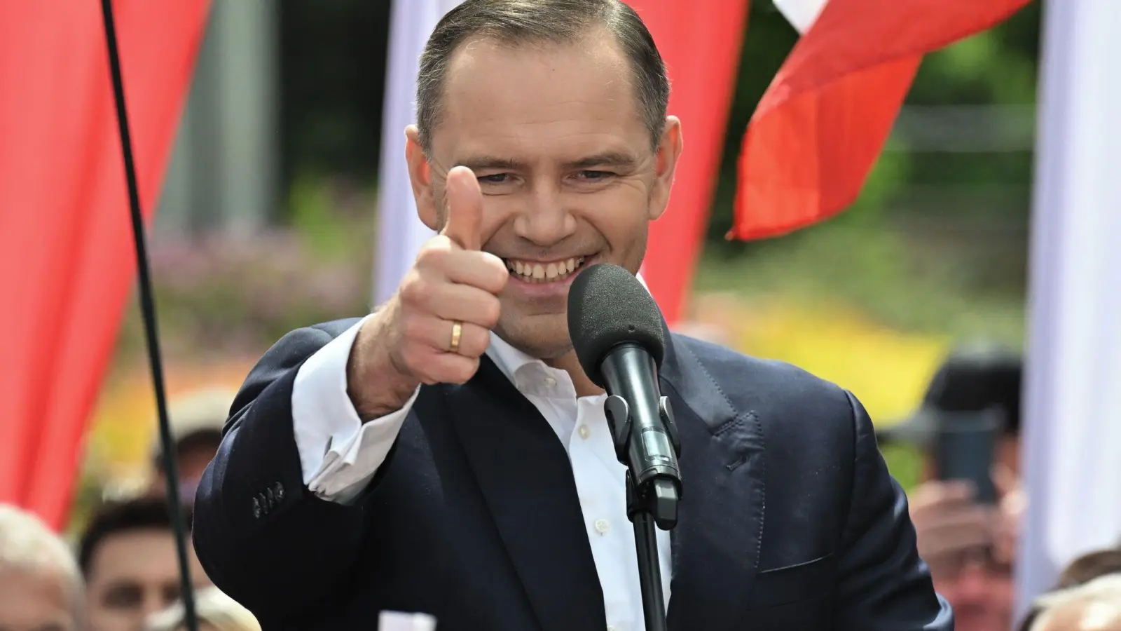 Der parteilose Historiker Karol Nawrocki geht als Kandidat für die nationalkonservative PiS in die Stichwahl um Polens Präsidentschaft. (Archivbild) (Foto: Piotr Polak/PAP/dpa)