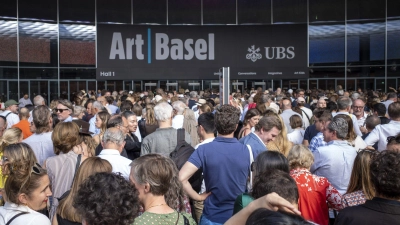 Die erste Art Basel in Katar ist in Planung - trotz Flaute auf dem Kunstmarkt. (Archivbild) (Foto: Georgios Kefalas/KEYSTONE/dpa)