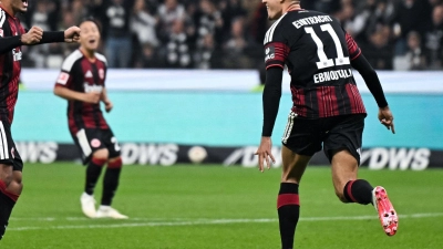 Ebnoutalib bejubelt das späte 1:0. (Foto: Florian Wiegand/dpa)