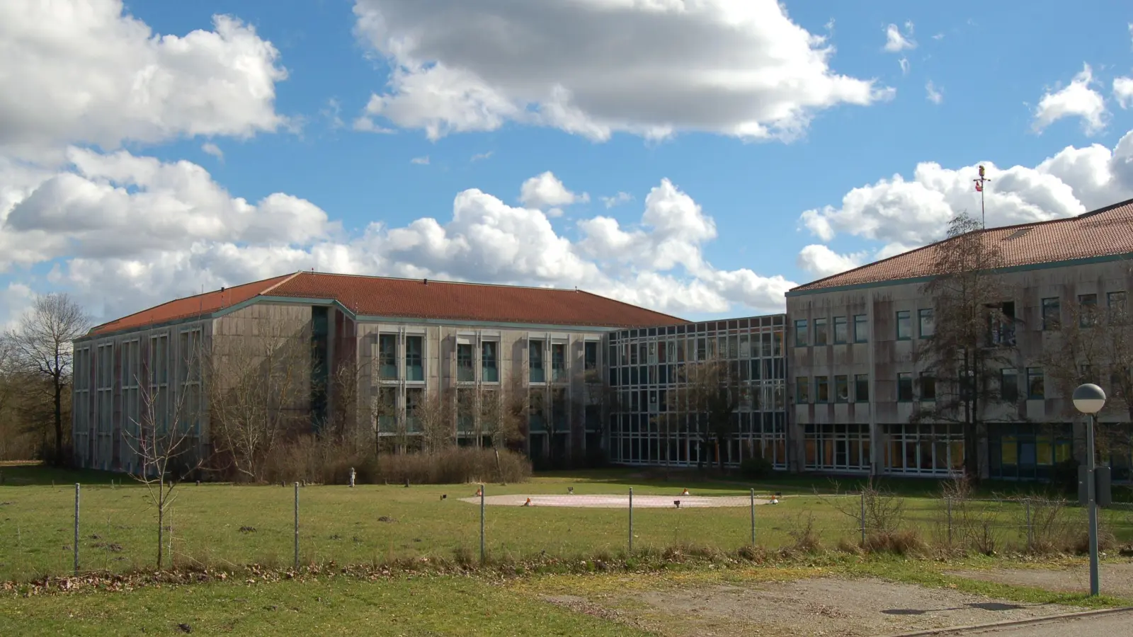 Sorgen um die Dinkelsbühler Klinik macht sich auch die niedergelassene Ärzteschaft. In einem offenen Brief an ANregiomed-Vorstand Dr. Gerhard Sontheimer werden die Bedenken und Nöte geäußert. (Foto: Markus Weinzierl)