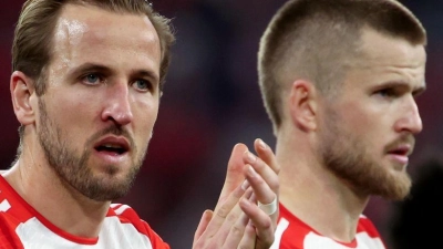 Harry Kane (l) und Eric Dier (r), der die Bayern am Saisonende verlässt. Die beiden Engländer sehnen sich nach dem ersten Titelgewinn in ihrer Profi-Karriere. (Foto: Matthias Balk/dpa)