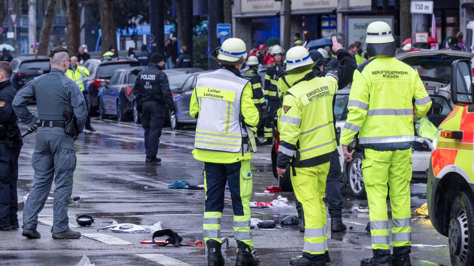 Großeinsatz nach mutmaßlichem Anschlag in München. (Foto: Peter Kneffel/dpa)