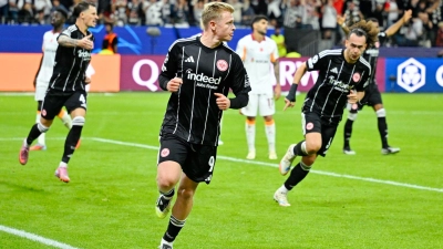 Jonathan Burkardt hat seine ersten Tore für Eintracht Frankfurt erzielt. (Foto: Uwe Anspach/dpa)
