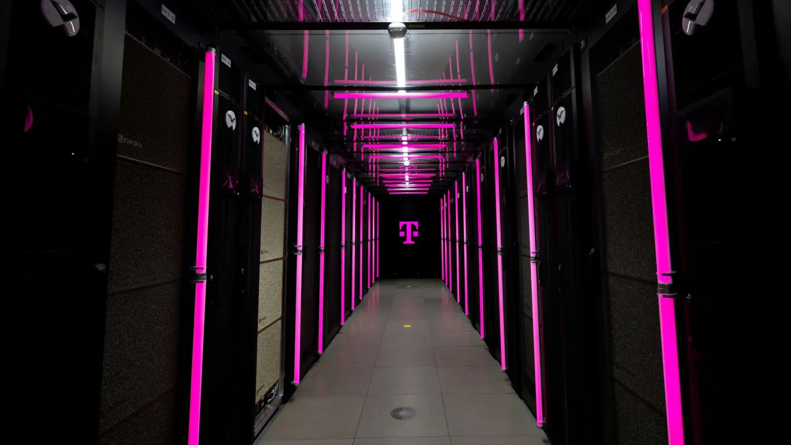 Das Telekom-Rechenzentrum bedient keine privaten Anwender, sondern Kunden aus der Wirtschaft und Behörden.  (Foto: Sven Hoppe/dpa)