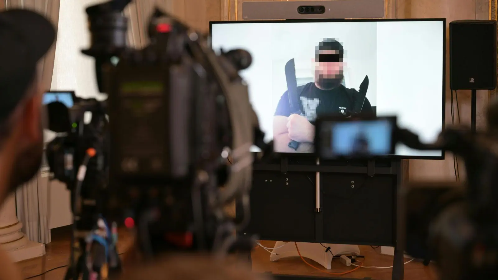 Ein 21-Jähriger steht wegen seiner mutmaßlichen Anschlagspläne auf ein Konzert von Taylor Swift nun vor Gericht (Foto: Roland Schlager/APA/dpa)