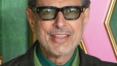 Hollywoodstar Jeff Goldblum isst eigenen Angaben zufolge seit seiner Rolle als Zauberer von Oz kein Fleisch mehr. (Archivbild) (Foto: Scott A Garfitt/Invision/AP/dpa)