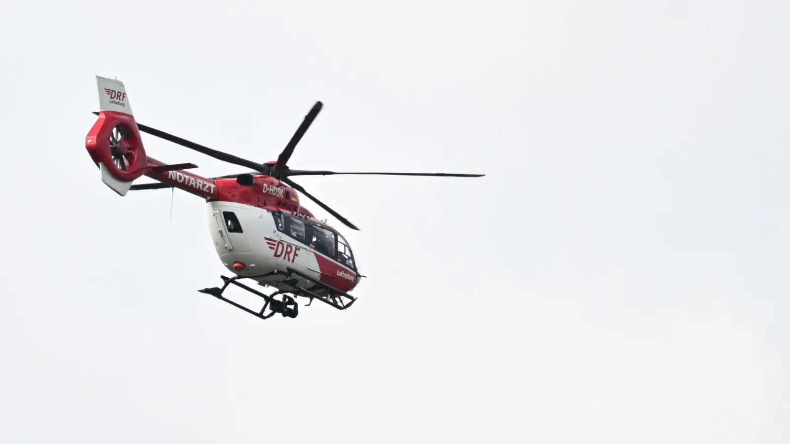 Die Verletzten kommen in Krankenhäuser. (Symbolbild) (Foto: Bernd Weißbrod/dpa)