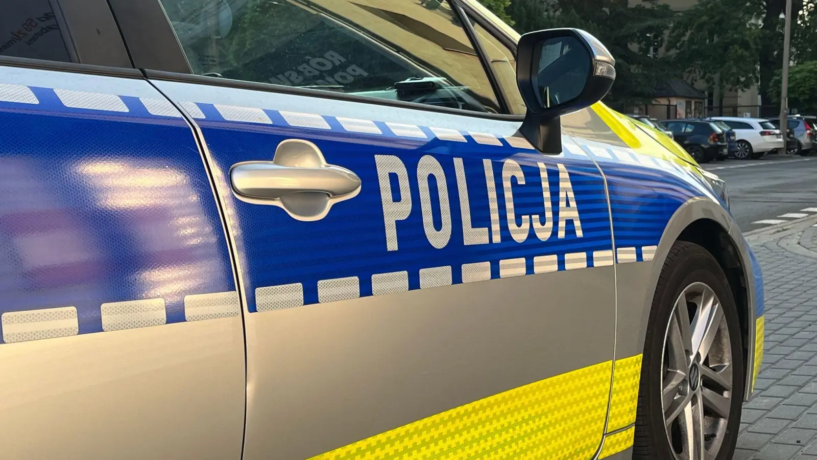 Ein Autofahrer in Polen hat mit seinem Wagen zwei Männer auf ihrem Schlitten gezogen. Einer wurde getötet, der andere schwer verletzt. (Symbolbild) (Foto: Doris Heimann/dpa)