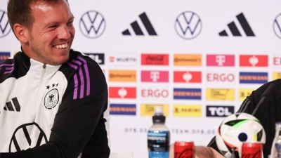 Pressekonferenz mit Bundestrainer Julian Nagelsmann (l) und Sportdirektor Rudi Völler. (Foto: Christian Charisius/dpa)