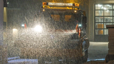 Schneemassen haben den Busverkehr in Ulm und Neu-Ulm lahmgelegt. (Foto: Enrique Kaczor/onw-images/dpa)