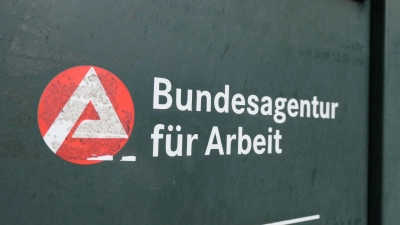 Im November ist es auf dem deutschen Arbeitsmarkt nur zu einer leichten Entspannung gekommen (Archivbild).  (Foto: Helge Toben/dpa)