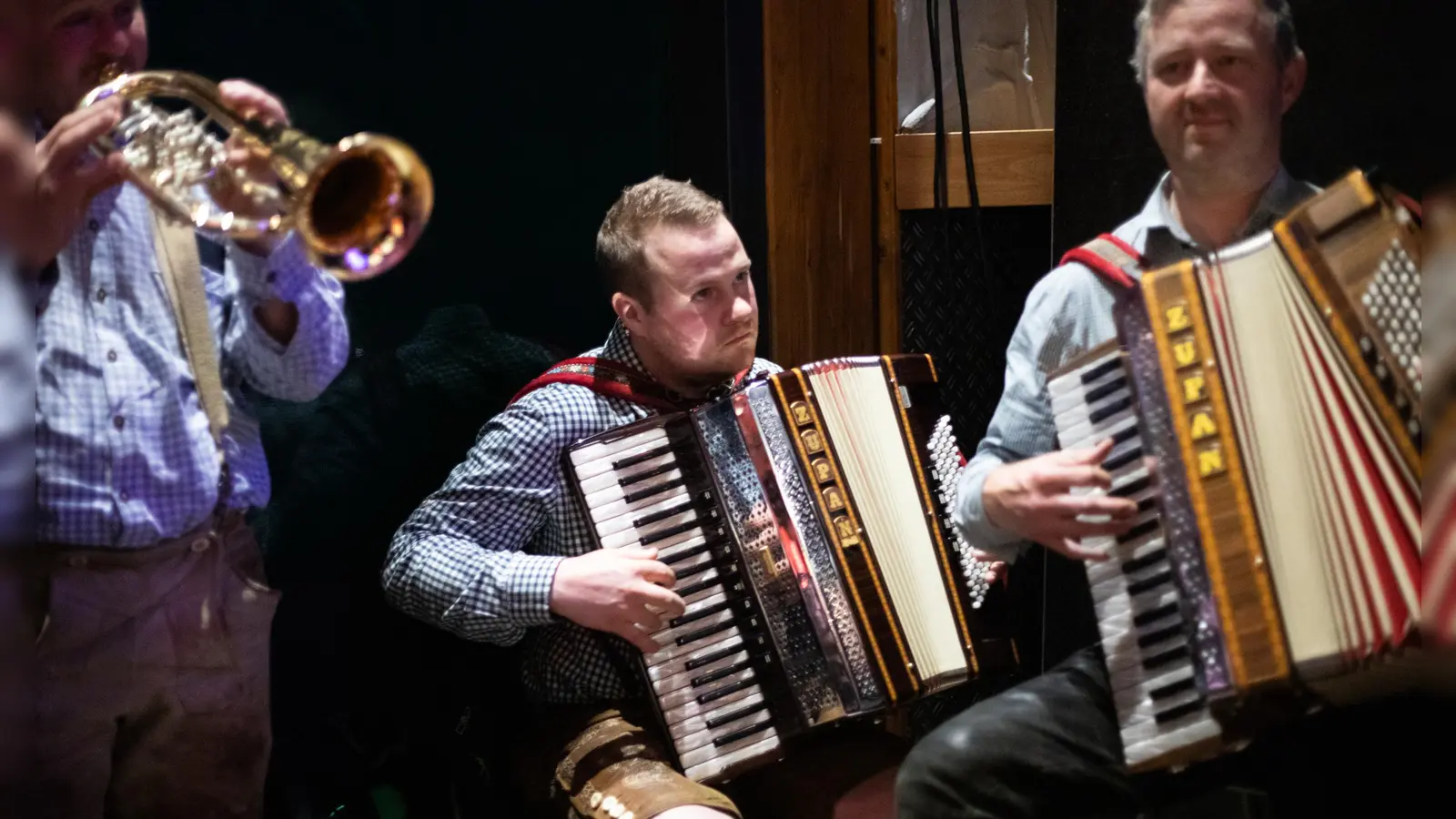 Die Nochdgäiger spielen während der Pause. (Foto: Evi Lemberger)