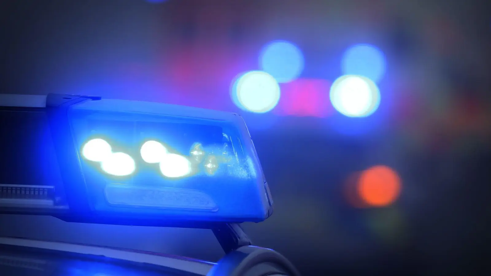 Die Polizei fahndete mit vielen Streifen nach dem Täter. (Symbolbild) (Foto: Karl-Josef Hildenbrand/dpa)