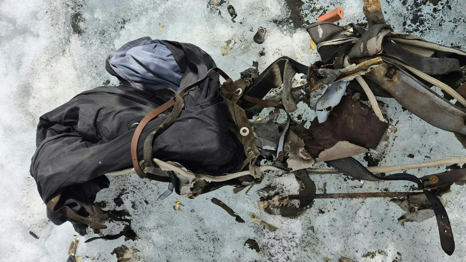 Die Ausrüstung wurde auf einem schmelzenden Gletscher in Tirol entdeckt. (Foto: Unbekannt/SPAN/APA/dpa)